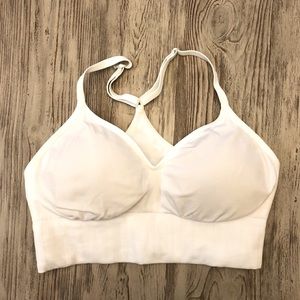 EUC Under Armour White Sports Bra size M